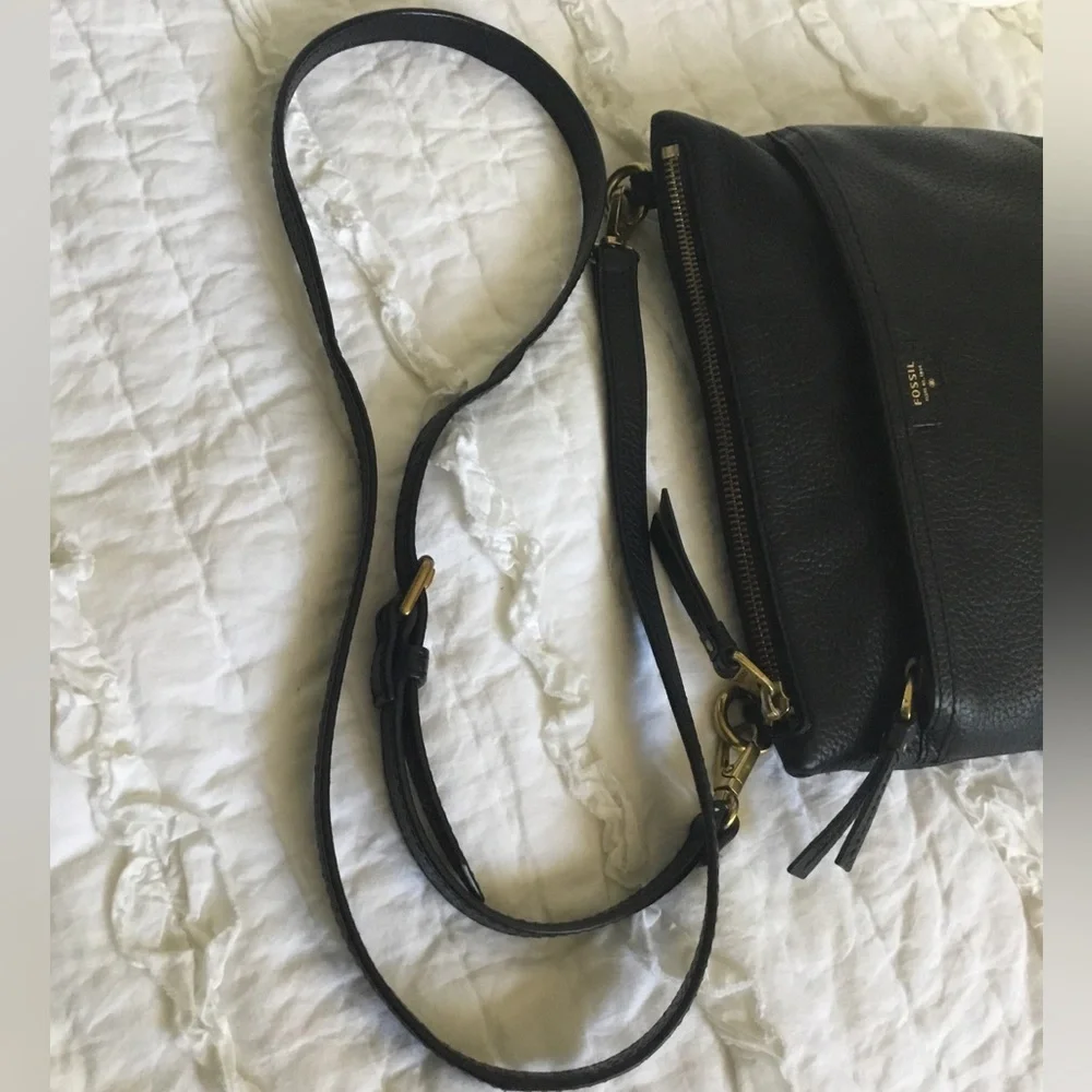 Fossil Black Leather Multi Pocket Crossbody Bag - Picture 8 of 12